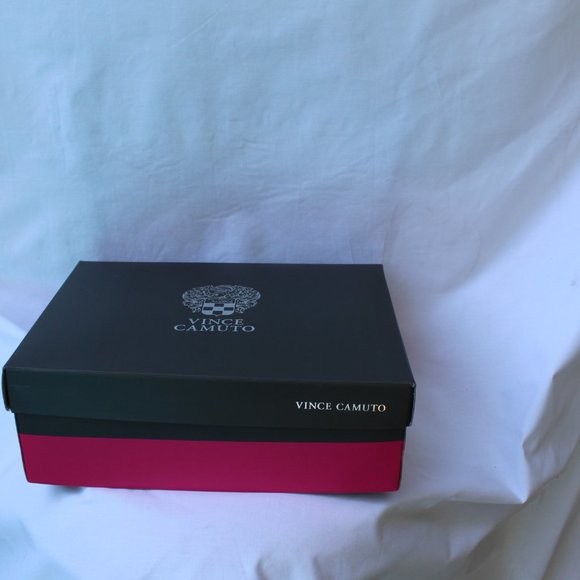 Vince Camuto Shoes - Picture 12 of 13